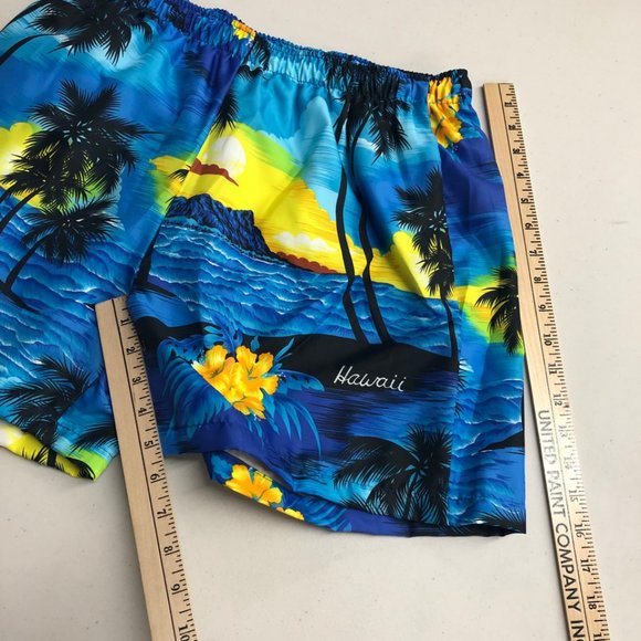 Royal Creations Made in Hawaii Blouse & Short Set - Picture 9 of 9